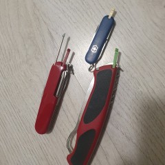 Зубочистка VICTORINOX A.3641.1.10 большая красная